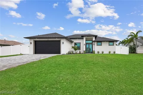 1111 SW 42nd Ter, Cape Coral, FL 33914