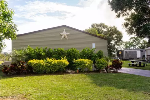 1808 Matthew Loop SE, Clewiston, FL 33440 photo 2
