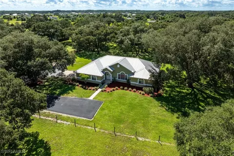 2809 Frontier Cir, Labelle, FL 33935 photo 4