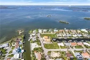 3 Bayview Blvd, Fort Myers Beach, FL 33931