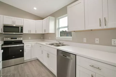 429 Rayford St, Lehigh Acres, FL 33974