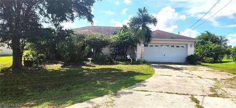 850 Woodridge Cir, Fort Myers, FL 33913