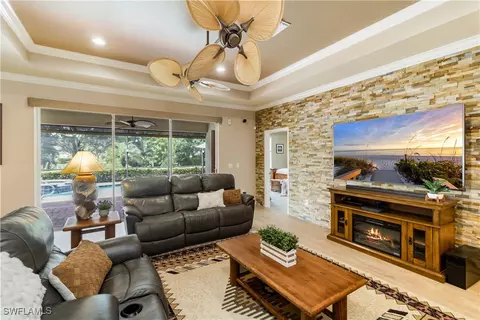 2029 Mandarin Ln, Naples, FL 34120