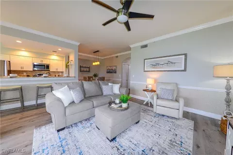 8096 Queen Palm Ln #212, Fort Myers, FL 33966