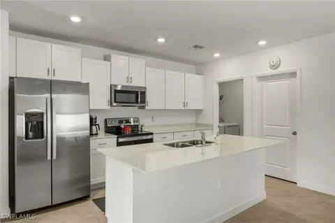 12105 Monterey Pine Ln, Fort Myers, FL 33966