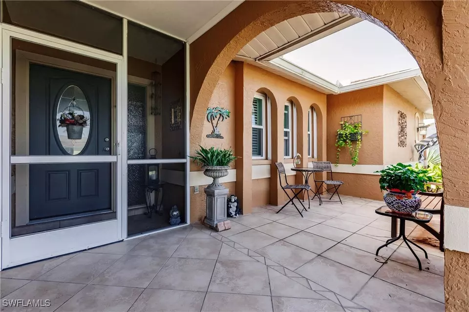  3938 SE 9th Ct, Cape Coral, FL 33904 photo 5