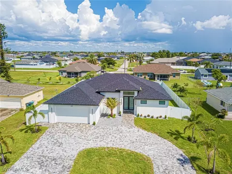 639 NE 2nd Pl, Cape Coral, FL 33909