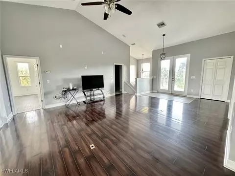 885 39th Ave NW, Naples, FL 34120