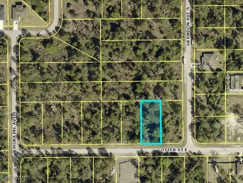 737 Otter St E, Lehigh Acres, FL 33974