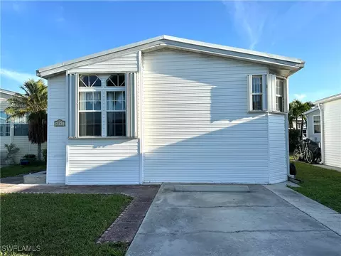 4741 Split Log Ln W, Estero, FL 33928