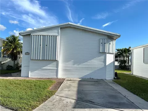 4741 Split Log Ln W, Estero, FL 33928 photo 2