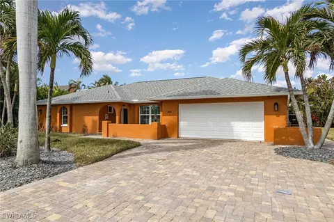 425 Connecticut St, Fort Myers Beach, FL 33931