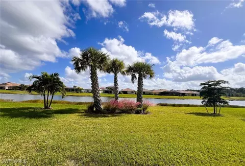 3692 E Hampton Cir, Alva, FL 33920 photo 2