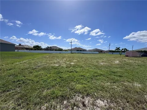 1724 NE 13th Ter, Cape Coral, FL 33909