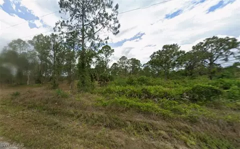 805 Oak Ave, Lehigh Acres, FL 33972