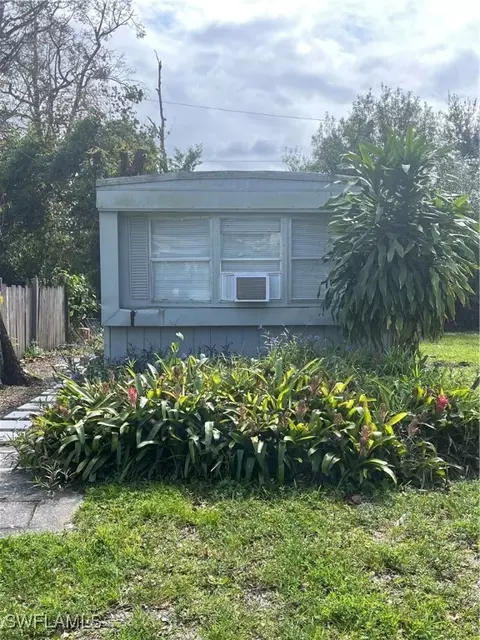 275 Ellis St, North Fort Myers, FL 33903
