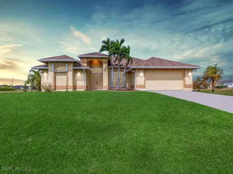 2057 Diplomat Pkwy W, Cape Coral, FL 33993