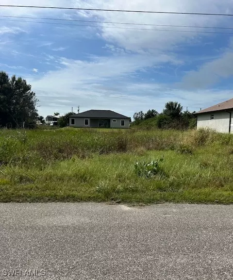 4203 17th St SW, Lehigh Acres, FL 33976