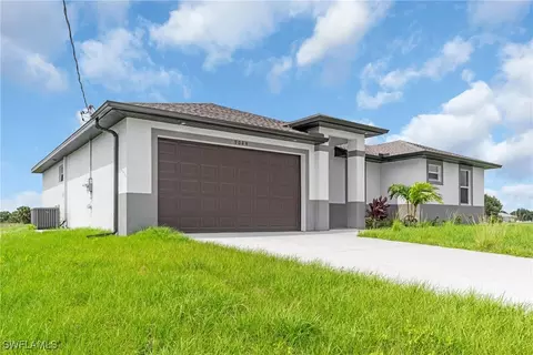 9044 Meadow Cir, Labelle, FL 33935 photo 3