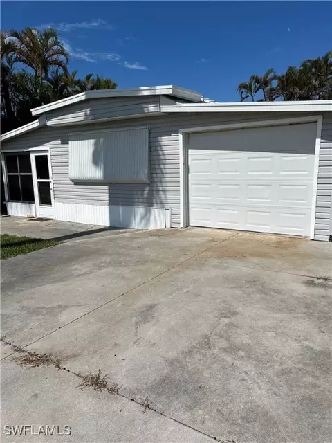 5096 Curlew Dr, Saint James City, FL 33956