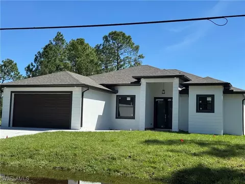 920 Edison Ave, Lehigh Acres, FL 33972