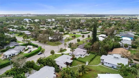 1363 Brookside Dr, Naples, FL 34104 photo 17