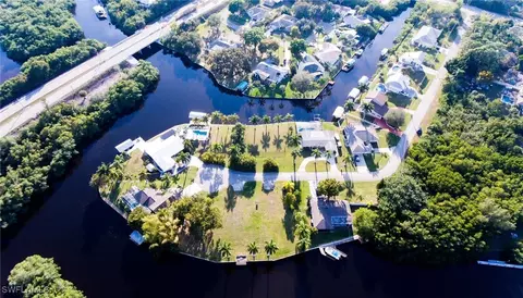 471 Seaworthy Rd, North Fort Myers, FL 33903