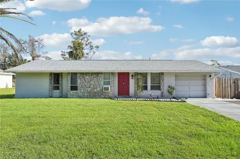 2562 Lakeshore Cir, Port Charlotte, FL 33952