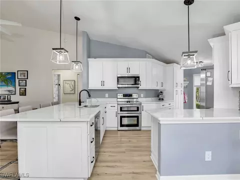 21701 Sungate Ct, Estero, FL 33928 photo 9