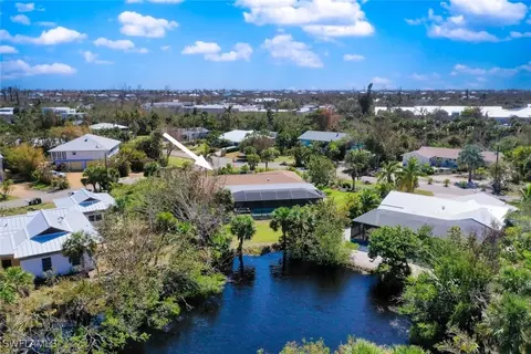 9475 Beverly Ln, Sanibel, FL 33957