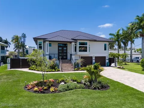 4869 Regal Dr, Bonita Springs, FL 34134