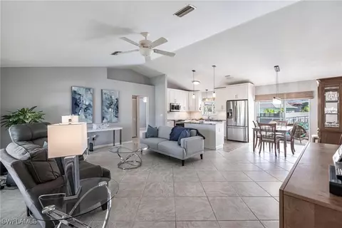 3270 Valencia Dr, Naples, FL 34120