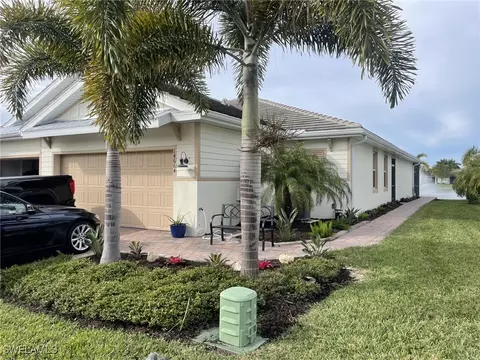14664 Edgewater Cir, Naples, FL 34114