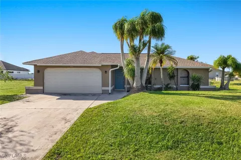 400 NW 8th Ter, Cape Coral, FL 33993