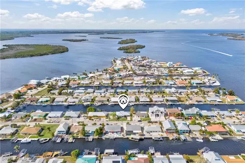 2758 Bruce St, Matlacha, FL 33993