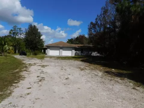 881 22nd Ave NW, Naples, FL 34120