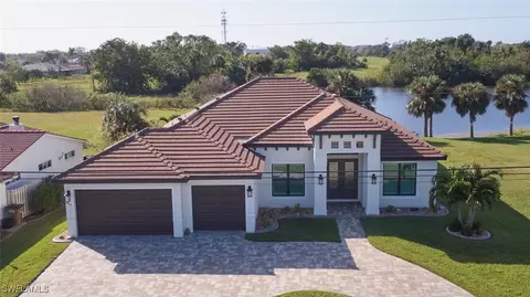 506 Wildwood Pkwy, Cape Coral, FL 33904