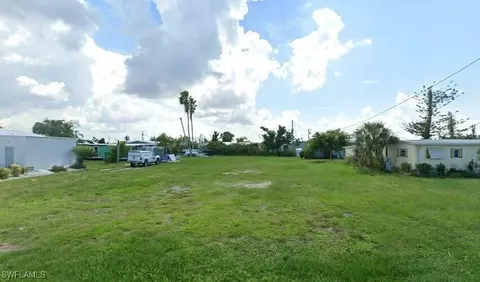 4711 Sandpiper Dr, Saint James City, FL 33956