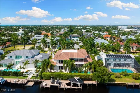 View/Area - 590 17th Ave S, Naples, FL 34102 photo 1 of 2