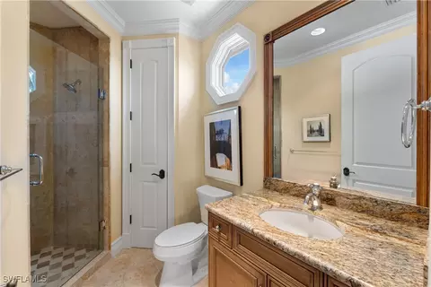 Bath - 590 17th Ave S, Naples, FL 34102 photo 5 of 9