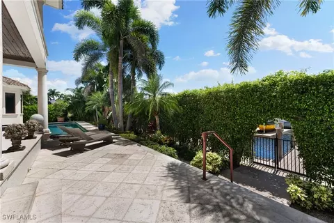 Exterior - 590 17th Ave S, Naples, FL 34102 photo 6 of 8