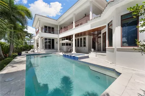 Exterior - 590 17th Ave S, Naples, FL 34102 photo 5 of 8