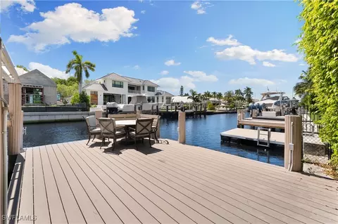 Exterior - 590 17th Ave S, Naples, FL 34102 photo 7 of 8