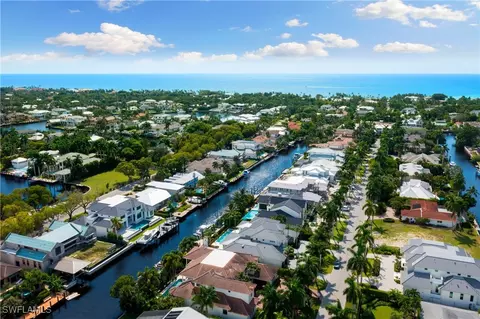 View/Area - 590 17th Ave S, Naples, FL 34102 photo 2 of 2
