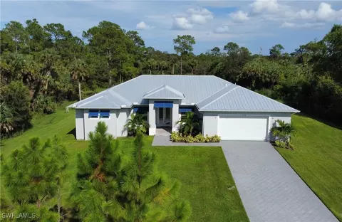 238 13th St NW, Naples, FL 34120