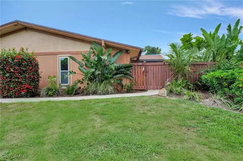 17340 Timber Oak Ln, Fort Myers, FL 33908