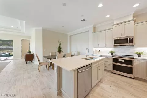 8872 Yucatan Ct, Naples, FL 34112 photo 9