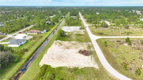 1022 Chadwick Ave, Lehigh Acres, FL 33974 photo 4
