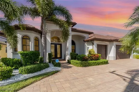 3220 Surfside Blvd, Cape Coral, FL 33914