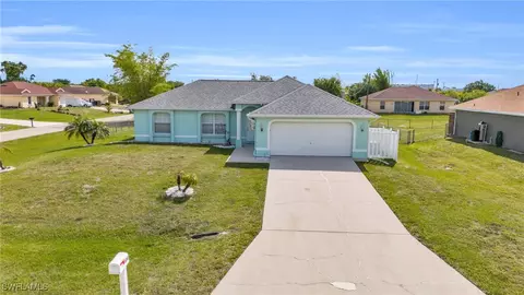 822 Chapel Ave, Lehigh Acres, FL 33971
